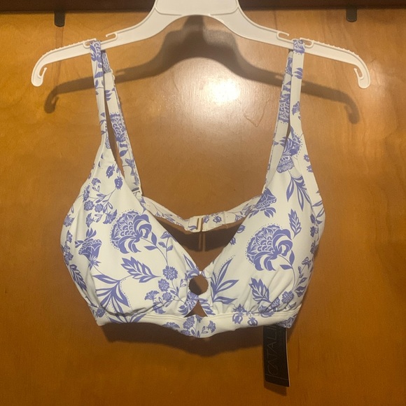 Catalina Other - NWT Catalina Size XL Floral Swimsuit Top